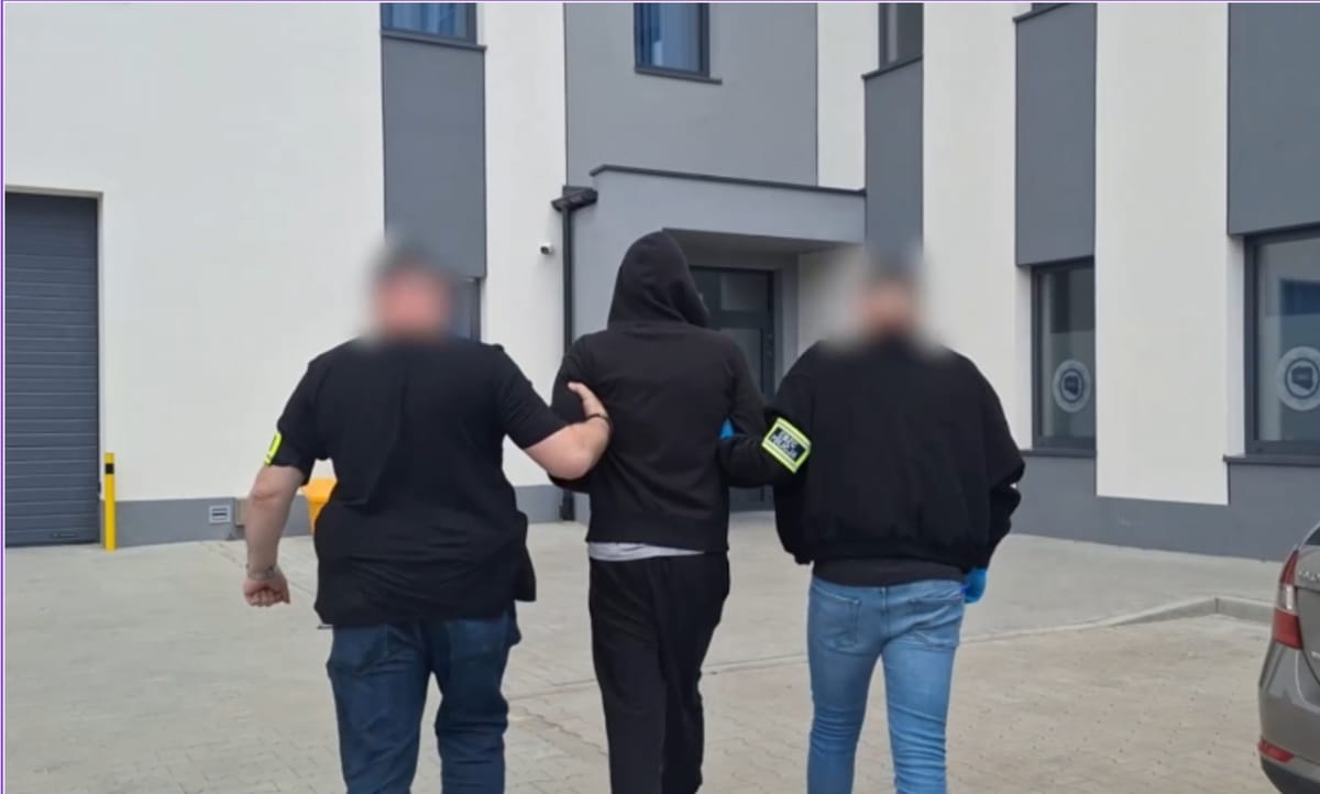 Policja pokazała nagranie z zatrzymania sprawców fałszywych alarmów bombowych Zdjęcie główne wpisu