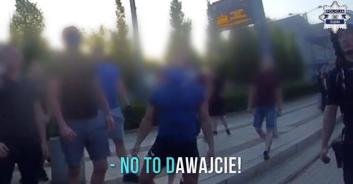 Ustawka pseudokibiców przerwana w ostatniej chwili. Policja opublikowała nagranie z akcji Zdjęcie główne wpisu