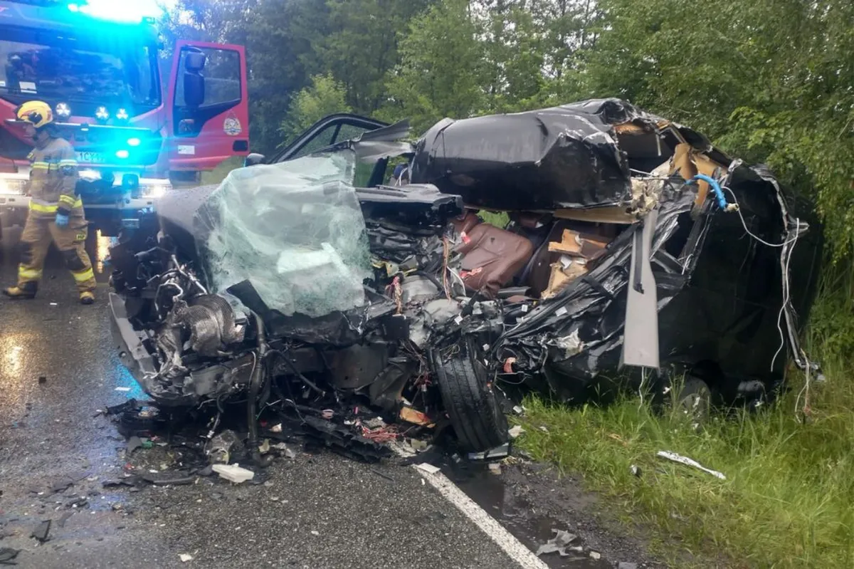 Tragedia o świcie na DK70. Nie żyje kobieta, pięć osób rannych Zdjęcie główne wpisu