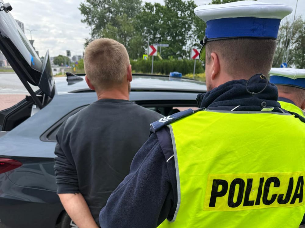 Deport dla obywatela Ukrainy, który z czterema zakazami i listem gończym wsiadł nietrzeźwy za kierownicę Zdjęcie główne wpisu