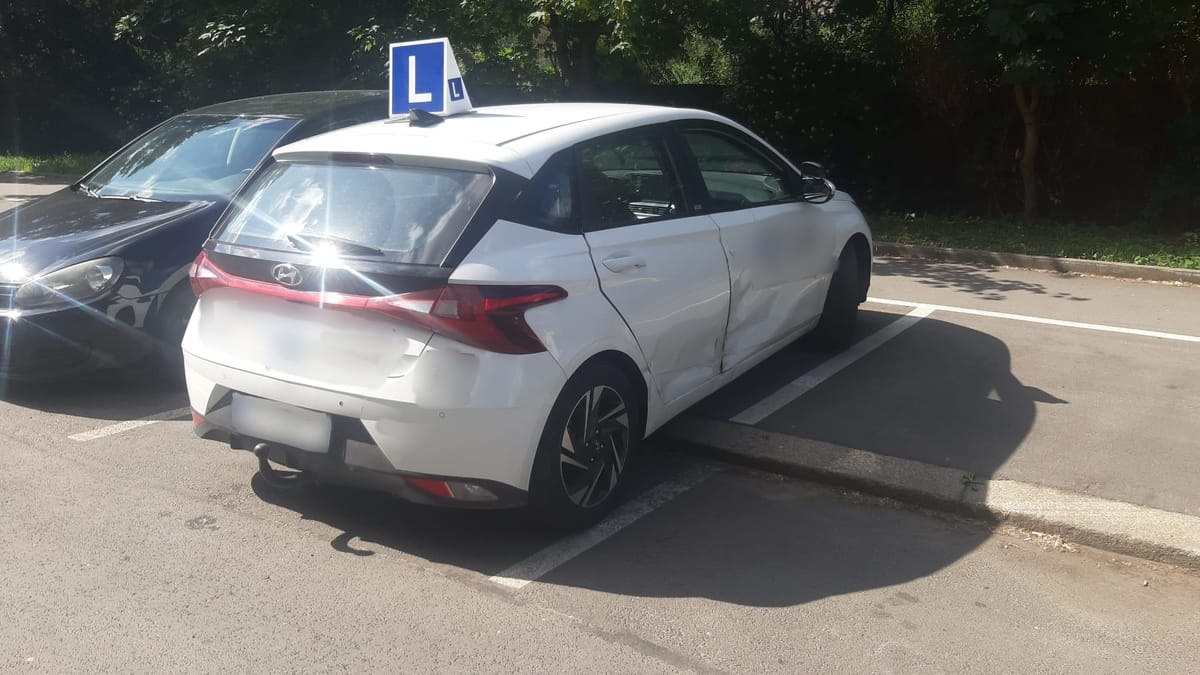 Instruktor uczył jazdy... mając sądowy zakaz prowadzenia. Wpadł podczas kontroli we Wrocławiu Zdjęcie główne wpisu