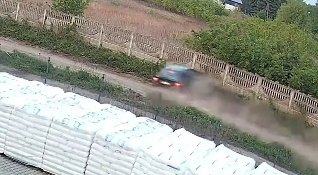 Policja ustaliła mistrza driftu który skasował BMW 30 minut po zakupie. 18-latkowi grozi utrata prawka Zdjęcie główne wpisu