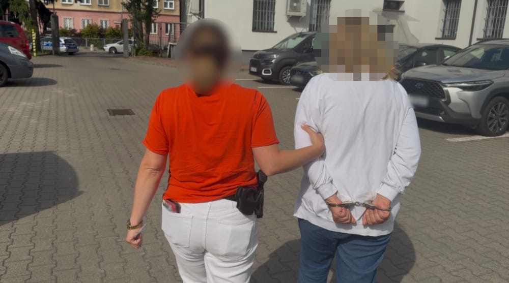Sąsiadka z piekła rodem. Złamała jej nos i cztery żebra, potem biła butelką po głowie Zdjęcie główne wpisu