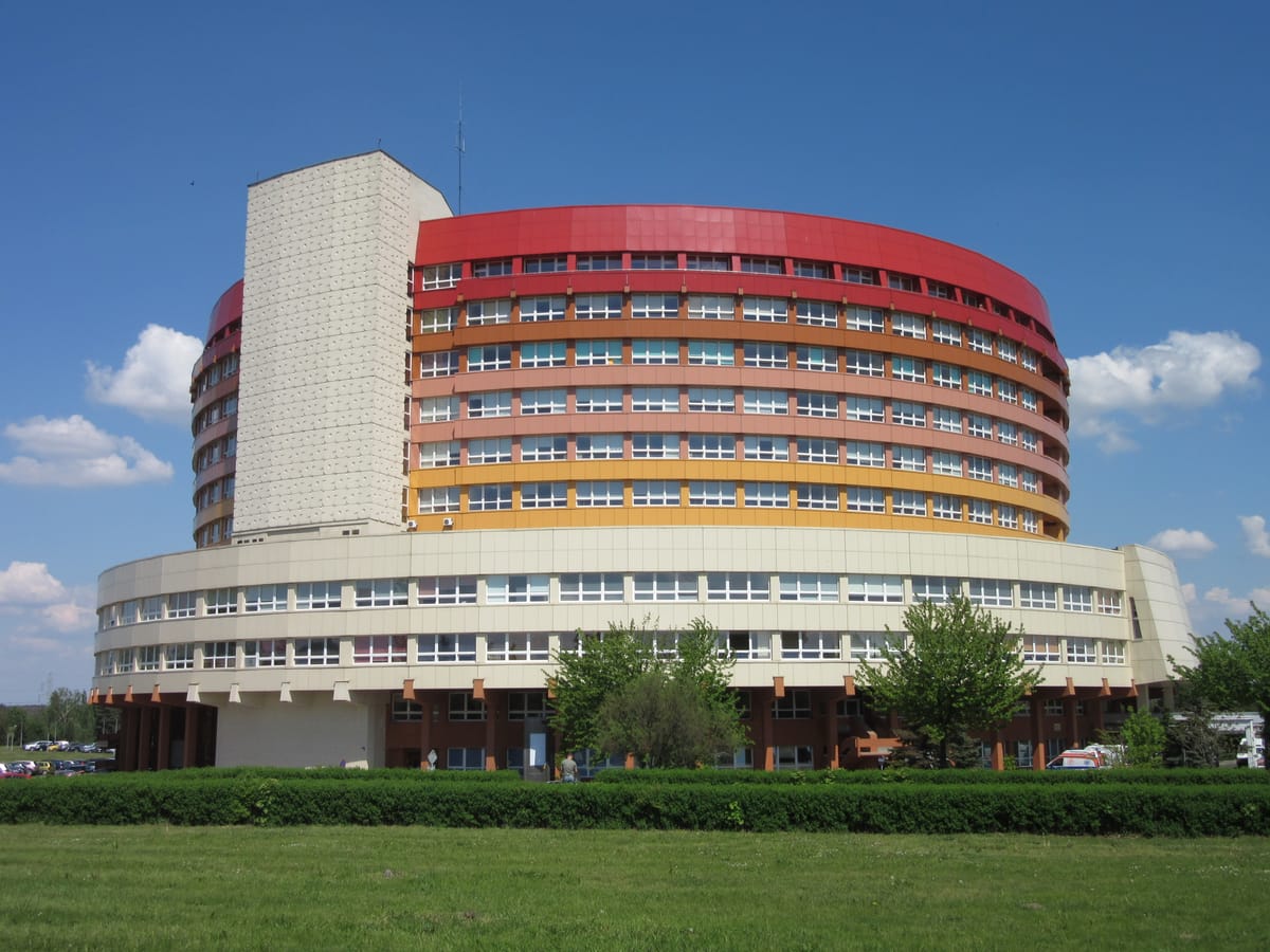 Szpital w Kaliszu stracił 28 mln zł. 16 lekarzy zarobiło w tym czasie 27 mln Zdjęcie główne wpisu