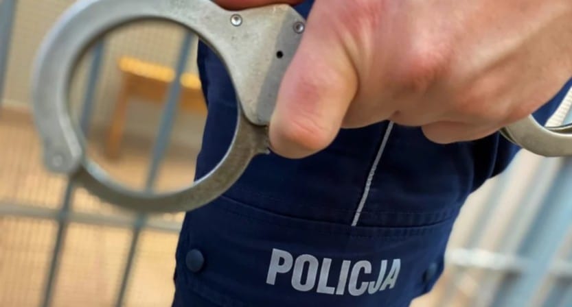 Policjanci interweniowali w sprawie awantury domowej. Pijani rodzice 2-latka zaatakowali funkcjonariuszy Zdjęcie główne wpisu