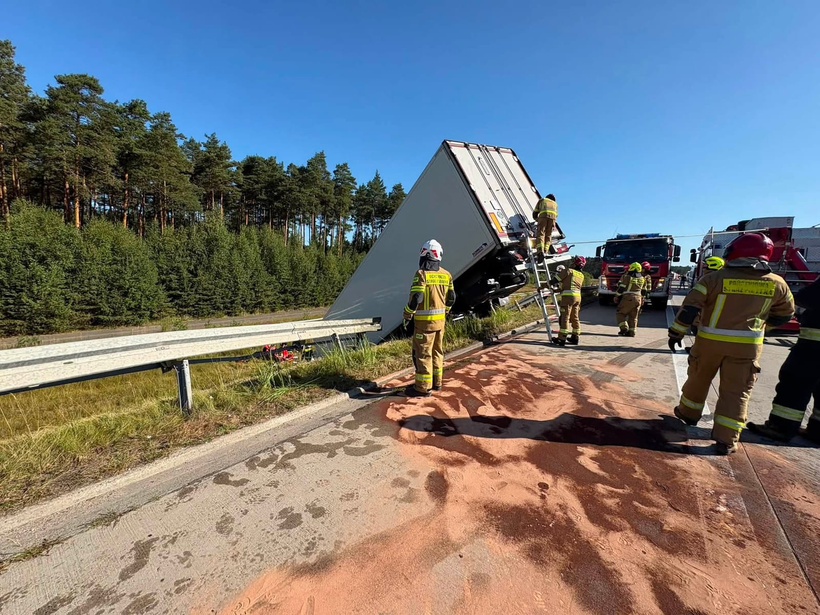 Śmiertelny wypadek na A4. Ciężarówka przebiła bariery, droga była zablokowana przez kilka godzin Zdjęcie główne wpisu