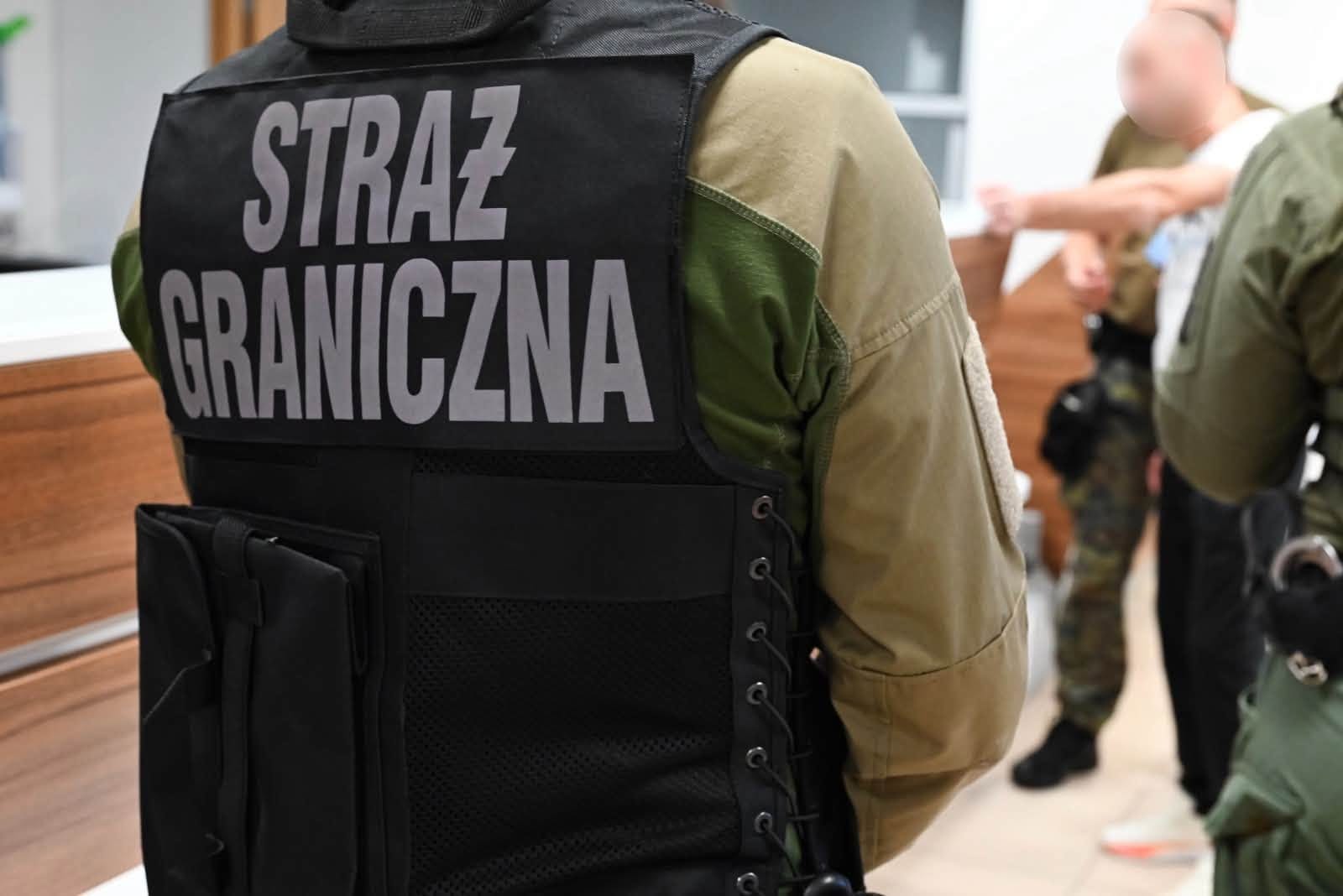 Ukrainka nie chciała płacić za nadbagaż, więc siłą wbiegła na płytę lotniska w Krakowie. Interweniowała Straż Graniczna Zdjęcie główne wpisu
