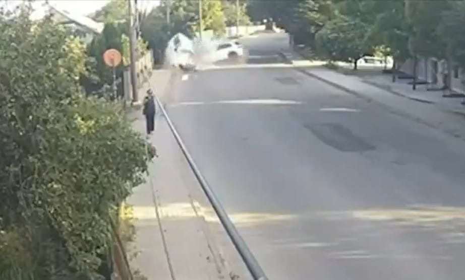 24-latek miał zabić matkę, a podczas ucieczki przed policją doprowadził do śmiertelnego wypadku Zdjęcie wpisu