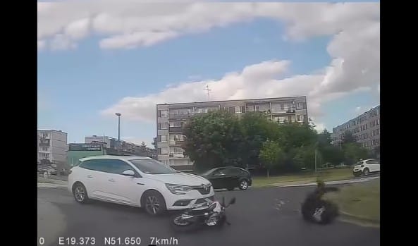 Celowo potrącił motocyklistę i uciekł. Policja poszukuje sprawcy Zdjęcie wpisu