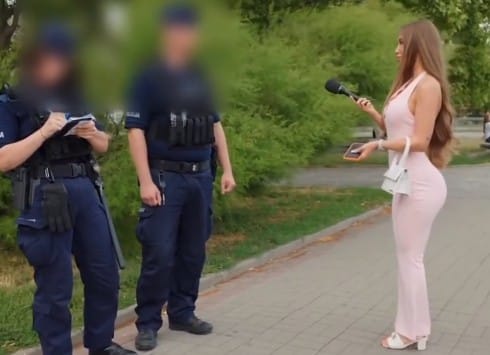 Sandra dalej biega z mikrofonem po Warszawie. Tym razem zaczepiała nawet policjantów Zdjęcie wpisu