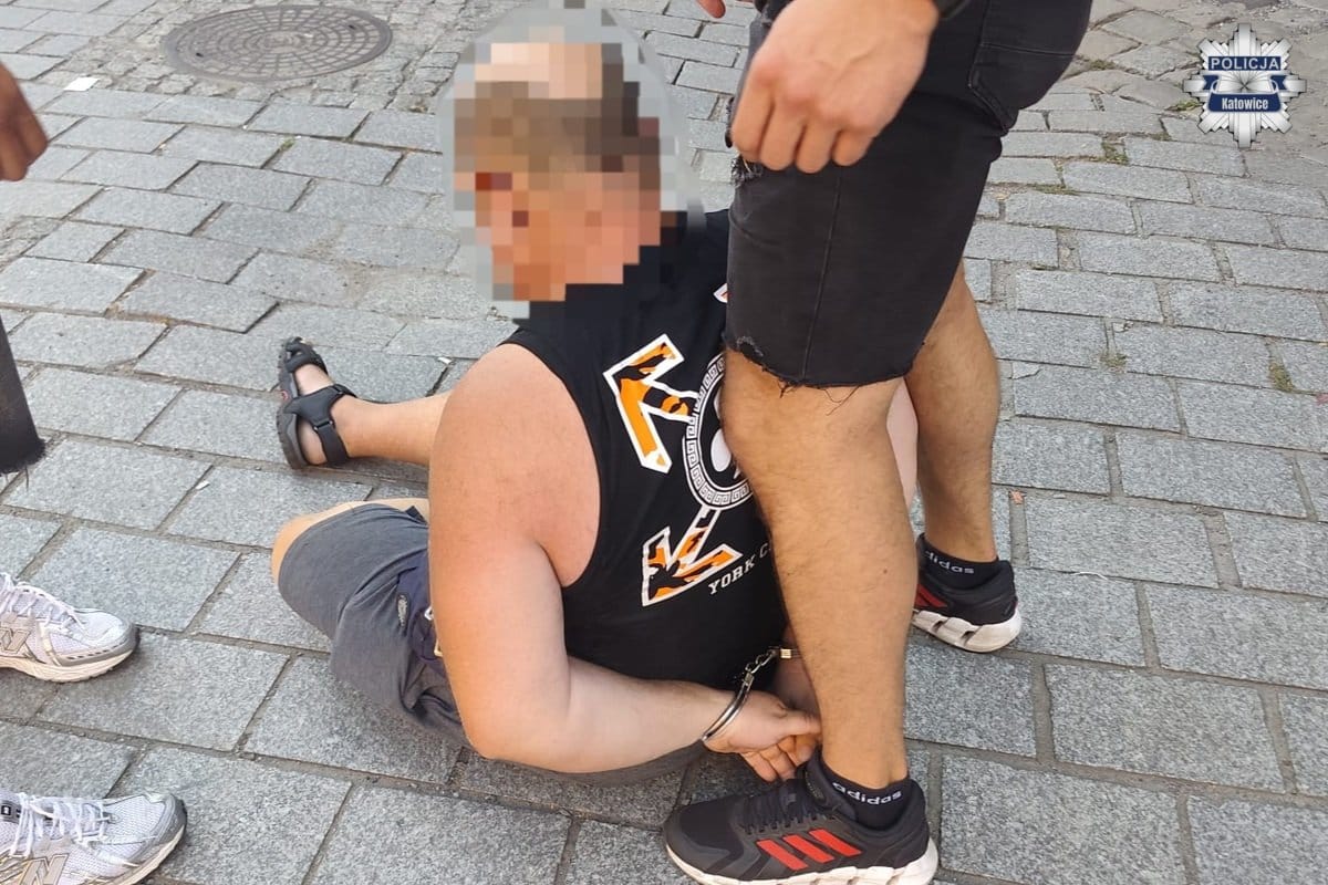 Oszuści wyłudzili od niego 90 tysięcy złotych. Gdy "kurier" przyszedł po więcej, czekali już policjanci Zdjęcie wpisu