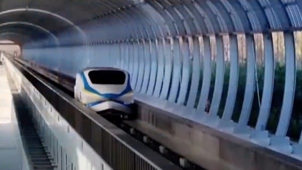 Chiński maglev rozpędził się do 800 km/h w 5,3 sekundy. Nagranie z testu obiegło świat Zdjęcie wpisu