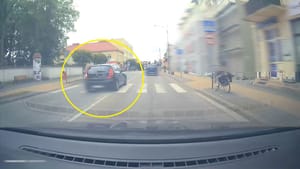 31 punktów karny, 2500zł mandatu i utrata prawa jazdy które miał kilka miesięcy. Taką nagrodę zgarną 19-latek za ten popis. Zdjęcie główne wpisu