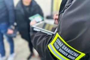 Przerobiła datę w dowodzie, żeby polecieć na wakacje do Turcji. Wpadka na Modlinie kosztowała ją 4 tysiące złotych