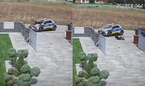 Radiowóz zajechał drogę 12-latkowi na motorowerze. Policja po dwóch tygodniach tłumaczy interwencję