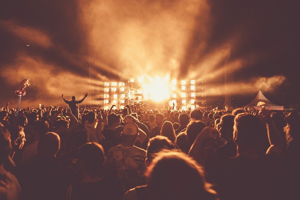 Kup bilety na koncert jego ulubionego zespołu