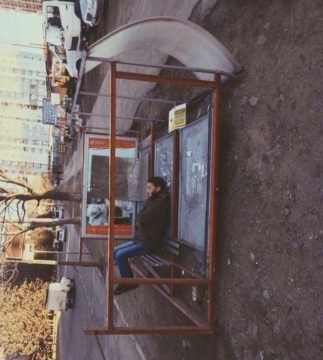Czekam na autobus