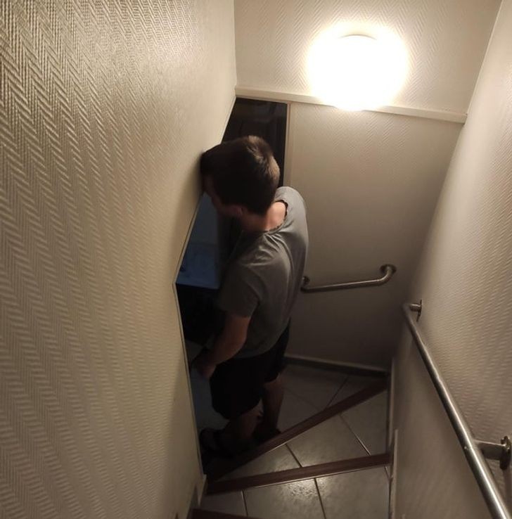 2. "Czy to zejście do kopalni krasnoludów? (mam 172 cm wzrostu)"