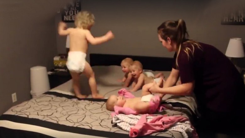 50 milionów widzów pokochało tę czwórkę! Zobacz przygody dzielnej mamy która chce ubrać czworaczki!