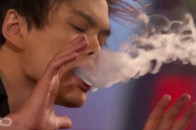 Eksperci nie potrafili wyjaśnić tej sztuczki! Magiczny trick z kartami który przeczy logice! 