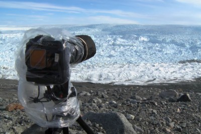 Fotografował lodowiec gdy nagle usłyszał  grzmot! To co uchwyciła kamera przyprawia o dreszcze!