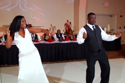 Gdy panna młoda z ojcem weszli na parkiet wszyscy ziewali. Po chwili sala oszalała.