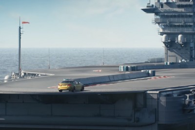 Kozacka akcja promocyjna! BMW M4 kręci bączki na pokładzie lotniskowca!