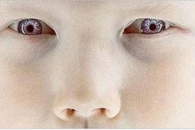 Ma tylko 8 lat, a już chcą ją agencje modelek! Jak zobaczysz jej niezwykłą urodę - zrozumiesz zachwyt! 