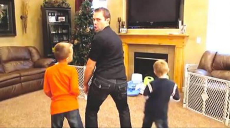 Mama wyjechała i zostawiła tatę z trojaczkami! Była w szoku gdy zobaczyła teledysk jaki nagrali! 