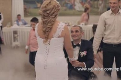 Na pierwszy taniec wyjechał na wózku! Teraz zobacz co się stało gdy próbował dla Niej wstać! 