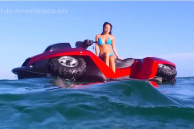 Niesamowity pojazd policji. Kiedy wjechali w wodę byłem w szoku! 