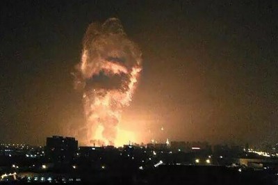 Olbrzymia eksplozja w chińskim porcie. Kula ognia wysoka na kilkadziesiąt metrów! 