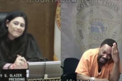 Podczas odczytywania wyroku sędzia rozpoznaje przestępce! Jego gwałtowna reakcja zwali Cię z nóg!