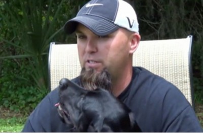 Podczas wywiadu, weteran dostał ataku paniki! Teraz zobacz co robi jego pies, żeby go uspokoić!