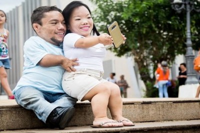 Poznali się w internecie i stworzyli cudowny związek! Najniższa para świata udowadnia, że miłość jest wielka!