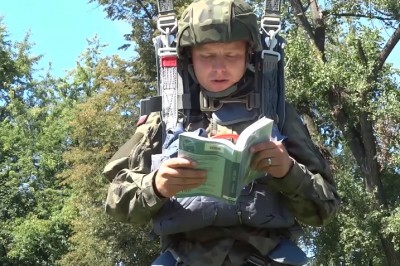 Pozytywna akcja Wojska Polskiego! Czytanie Quo vadis w wykonaniu spadochroniarzy 6 Brygady Powietrznodesantowej!