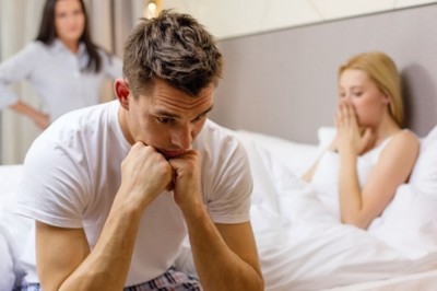 Rzucił żonę dla  sekretarki i zatrzymał dom! To jak zemściła się na nim zdradzona żona jest genialne!