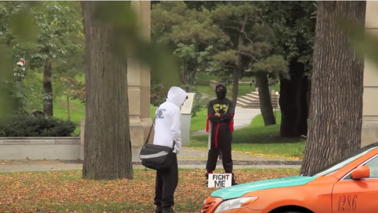 Samotny wojownik rzucał wyzwanie przechodniom! Odważnych spotkała sroga kara!