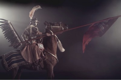 Szacunek dla barw narodowych! Świetny film z okazji Dnia Flagi - 2.05!