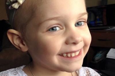 Ta 4 latka poślubiła starszego o 25 lat mężczyznę! Dowiedz się czemu jej rodzice chętnie się na to zgodzili! 