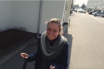 Tak pozytywnej akcji dawno nie widziałam! Suchy Śmigus Dyngus i reakcje zaskoczonych dziewczyn!