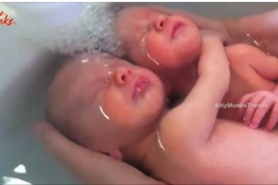 Te bliźniaki dosłownie zapomniały, że się urodziły! Ich reakcja gdy znów poczuły swoją bliskość rozczula! 