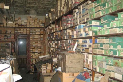 Ten sklep był zamknięty przez 60 lat. To co znaleźli na półkach zaskoczyło wszystkich.