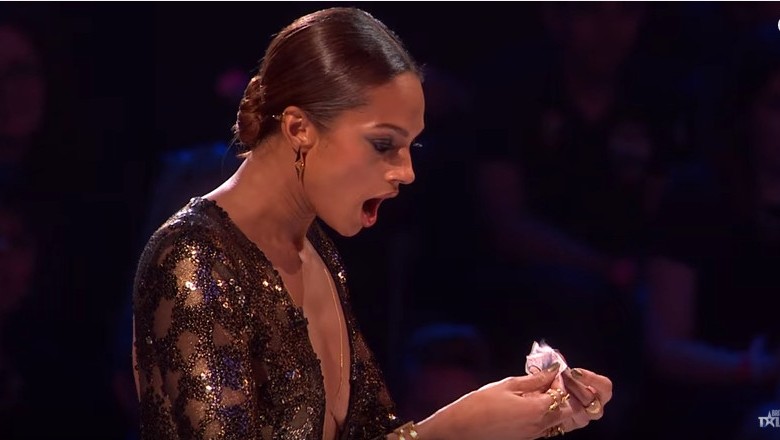 To po prostu jest niemożliwe! Magik zagina jurorów i publiczność w brytyjskim Mam Talent! 