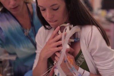 Urodził się 3 miesiące przed terminem i ważył zaledwie 545 gramów! Zobacz jak rodzice walczyli o jego życie!