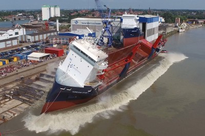 Wodowanie największych statków pasażerskich i towarowych! 