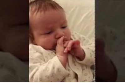 Wszyscy twierdzili, że ta mama kłamie gdy twierdziła, że jej 2 miesięczne dziecko mówi! Wtedy nagrała to!