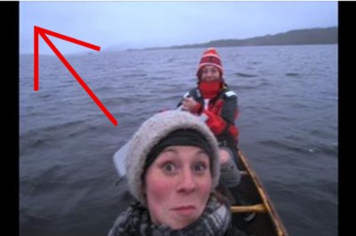 Wypłynęły kajakiem na środek rzeki! Nie przypuszczały, ze za chwilę zobaczą prawdziwy cud natury!