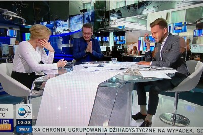 Zjarali się czy co tam się stało? Zobacz jak prezenterzy TVN24 kręcą bekę na wizji!