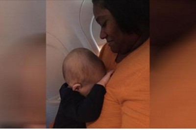 Śpiący bobas wdrapał się na kolana obcej kobiety! Jej naturalna ludzka reakcja poruszyła wszystkich! 